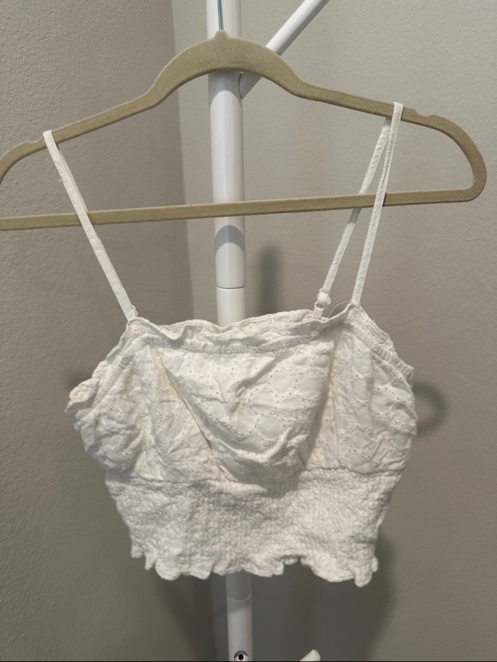Women's White Eyelet Cropped Cami Top